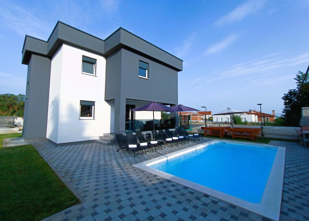 Villa Nikolina - Luxury Villa With 5 Bedrooms And Swimming Pool Vodnjan Kültér fotó
